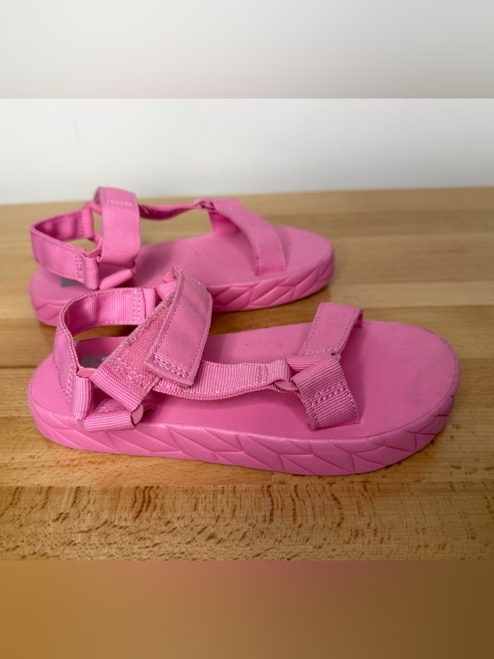 Girls DV by Dolce Vita Pink Adjustable Strap Sandals, size 1